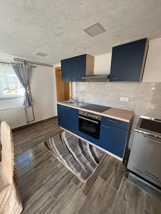 Perusic Apartmani Albatros מראה חיצוני תמונה