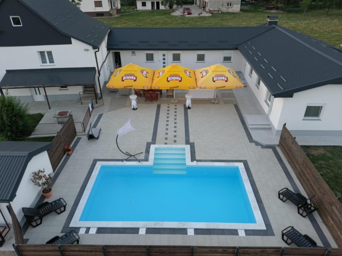 Perusic Apartmani Albatros מראה חיצוני תמונה