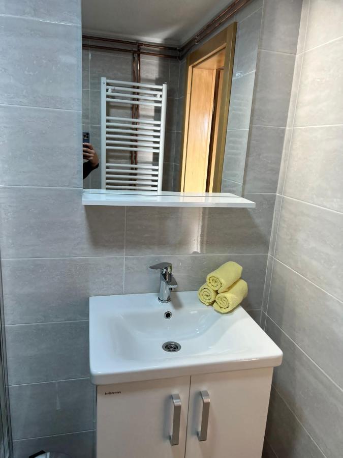 Perusic Apartmani Albatros מראה חיצוני תמונה