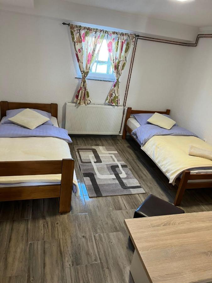 Perusic Apartmani Albatros מראה חיצוני תמונה